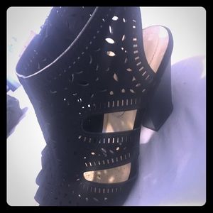 Women’s heels size 9